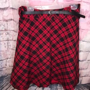 Red plaids torrid skirt sz4